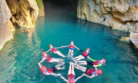 Tour Trekking Phong Nha – Thung Lung Sinh Tồn – Hang Thủy Cung