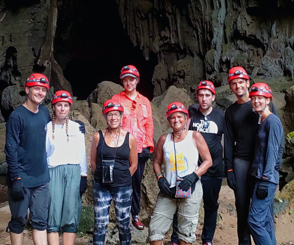 Tourthunglungsinhtonhangthuycung6